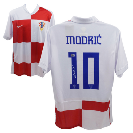 Luka Modric #10 Croatia 2022 Home Signed Jersey (Beckett COA)